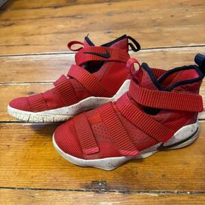Nike LeBron James Soldier XI‎ University Red Sz 5Y